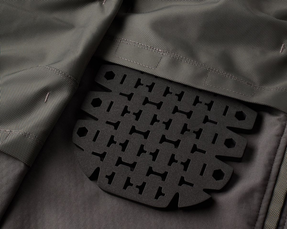 FW26_T3_Werkbib_DeepGrey_6597_grey